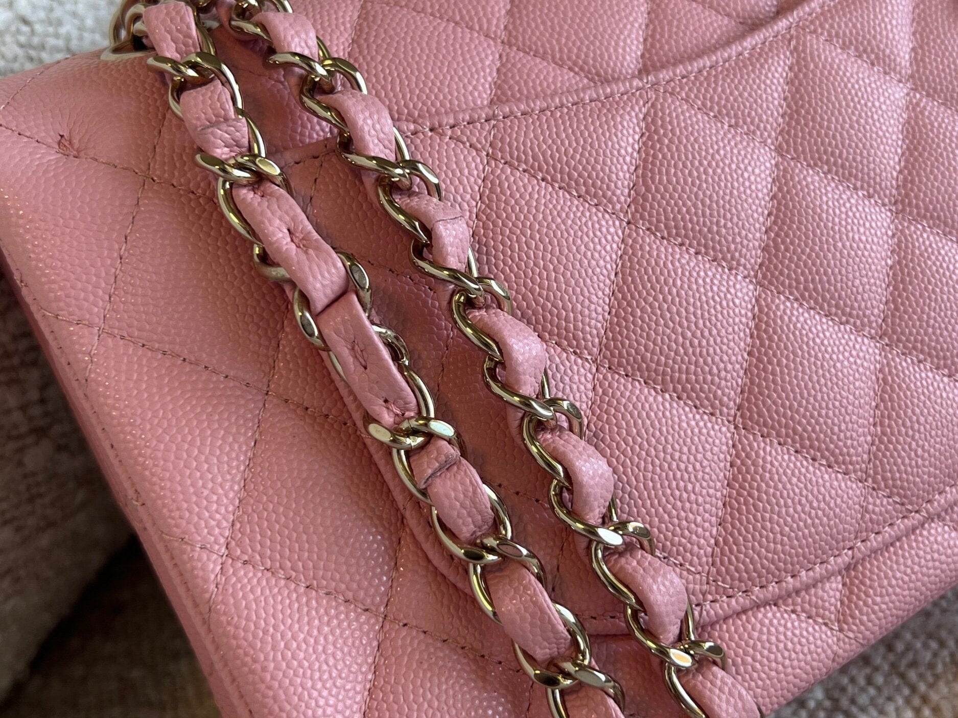 CHANEL Handbag 22C Sakura Pink Caviar Quilted Classic Flap Small LGHW -Knockoff
