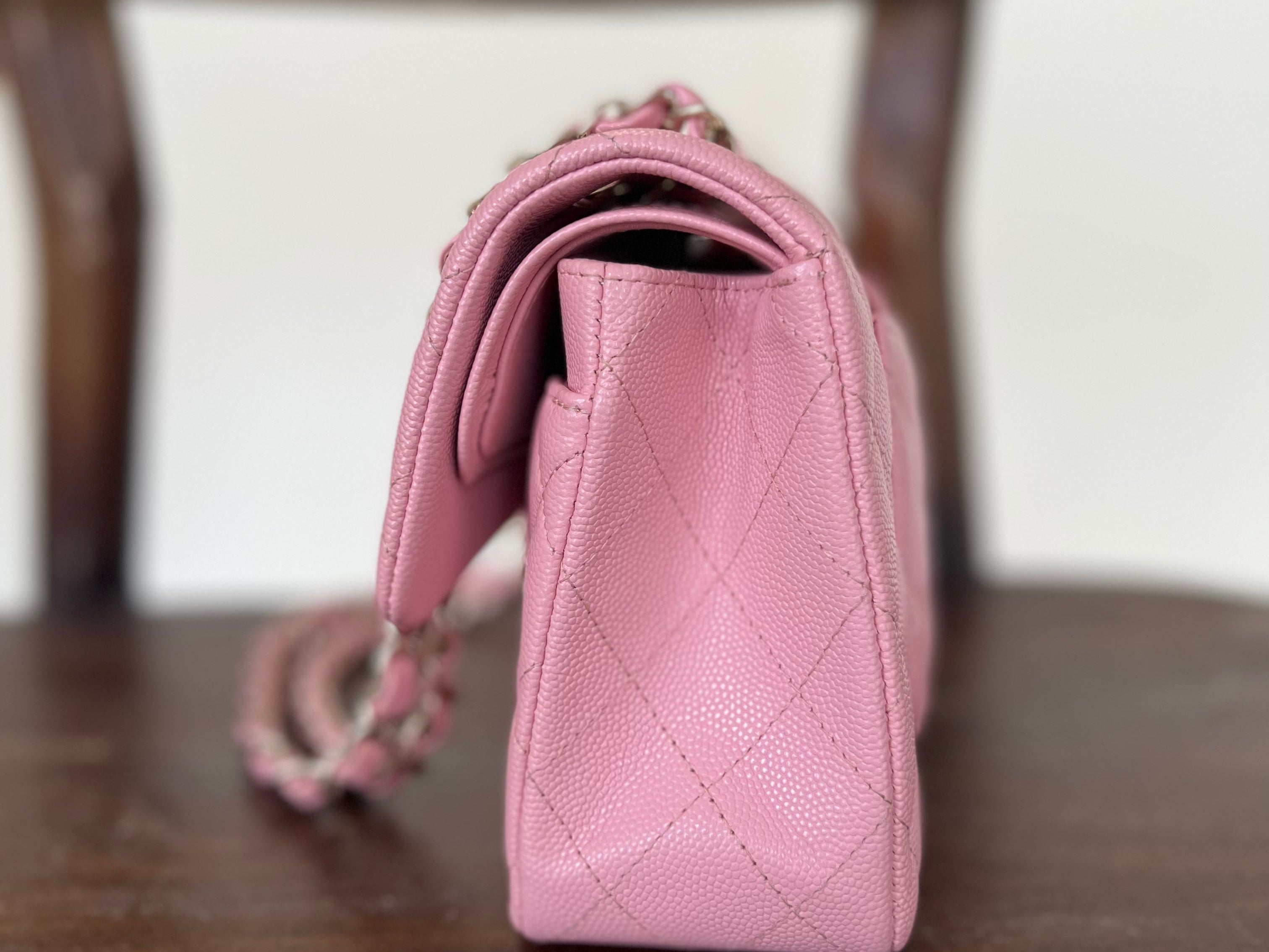 CHANEL Handbag 22C Sakura Pink Caviar Quilted Classic Flap Small LGHW -Knockoff
