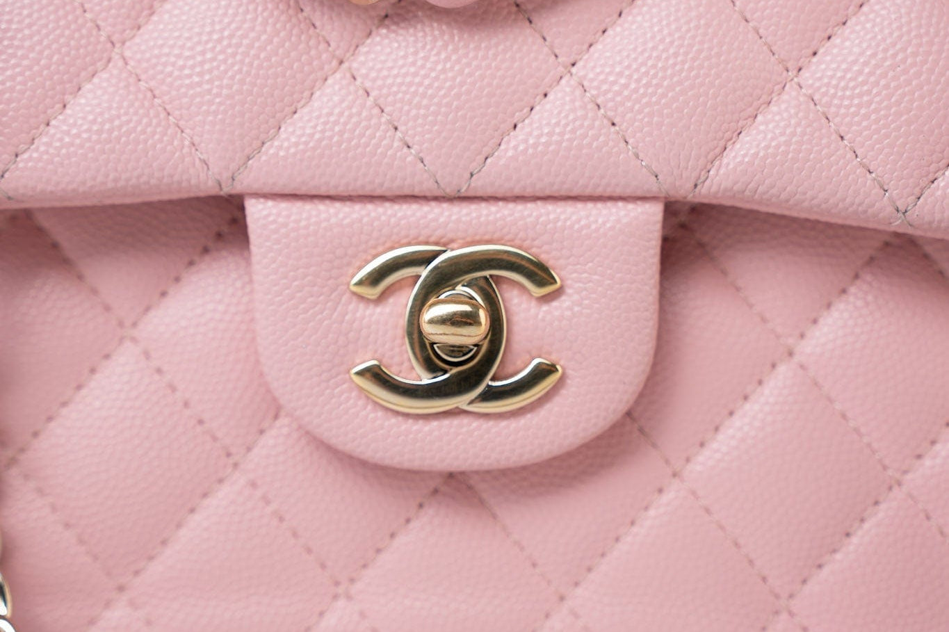 CHANEL Handbag 22C Sakura Pink Small Caviar Quilted Classic Flap Light Gold Hardware -Knockoff
