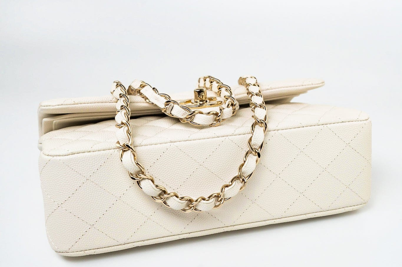 CHANEL Handbag 22C White Caviar Quilted Classic Flap Small Light Gold Hardware -Knockoff
