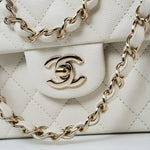 CHANEL Handbag 22C White Caviar Quilted Classic Flap Small Light Gold Hardware -Knockoff
