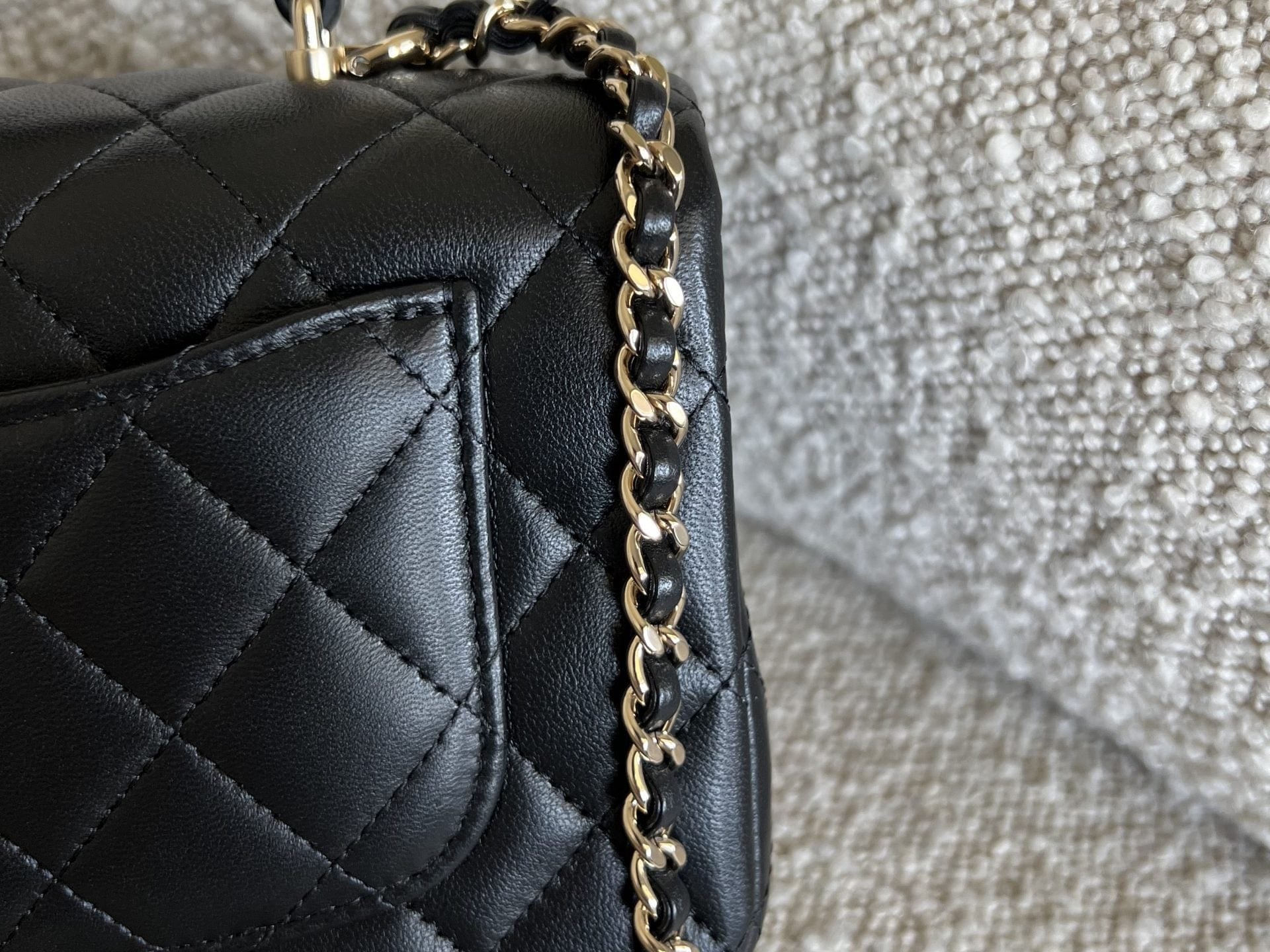 CHANEL Handbag 22P Black Lambskin Quilted Mini Top Handle LGHW -Knockoff
