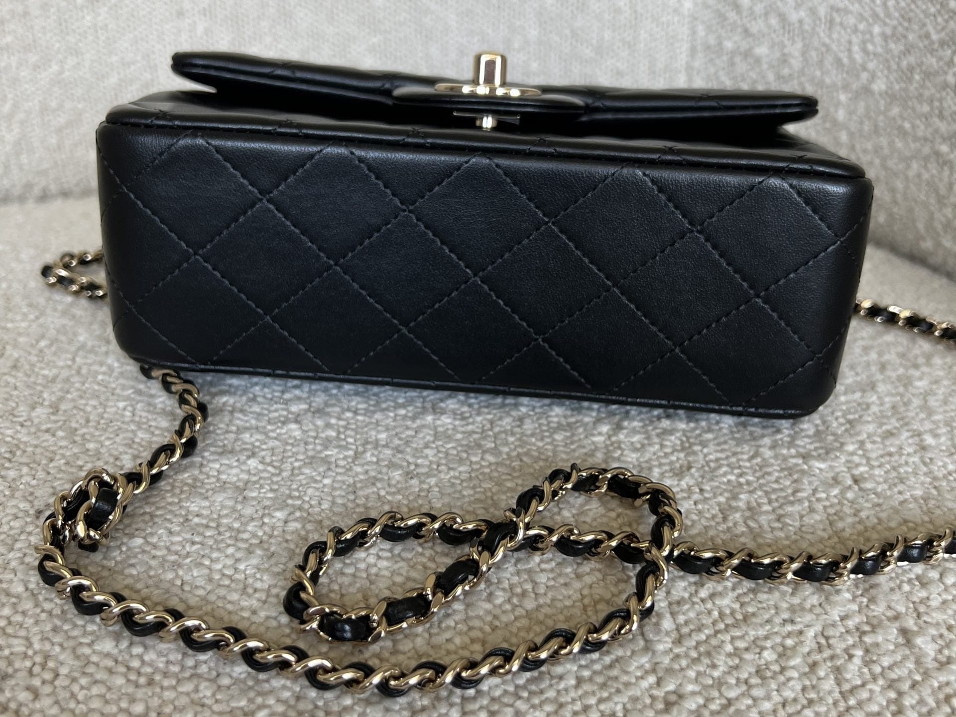 CHANEL Handbag 22P Black Lambskin Quilted Mini Top Handle LGHW -Knockoff
