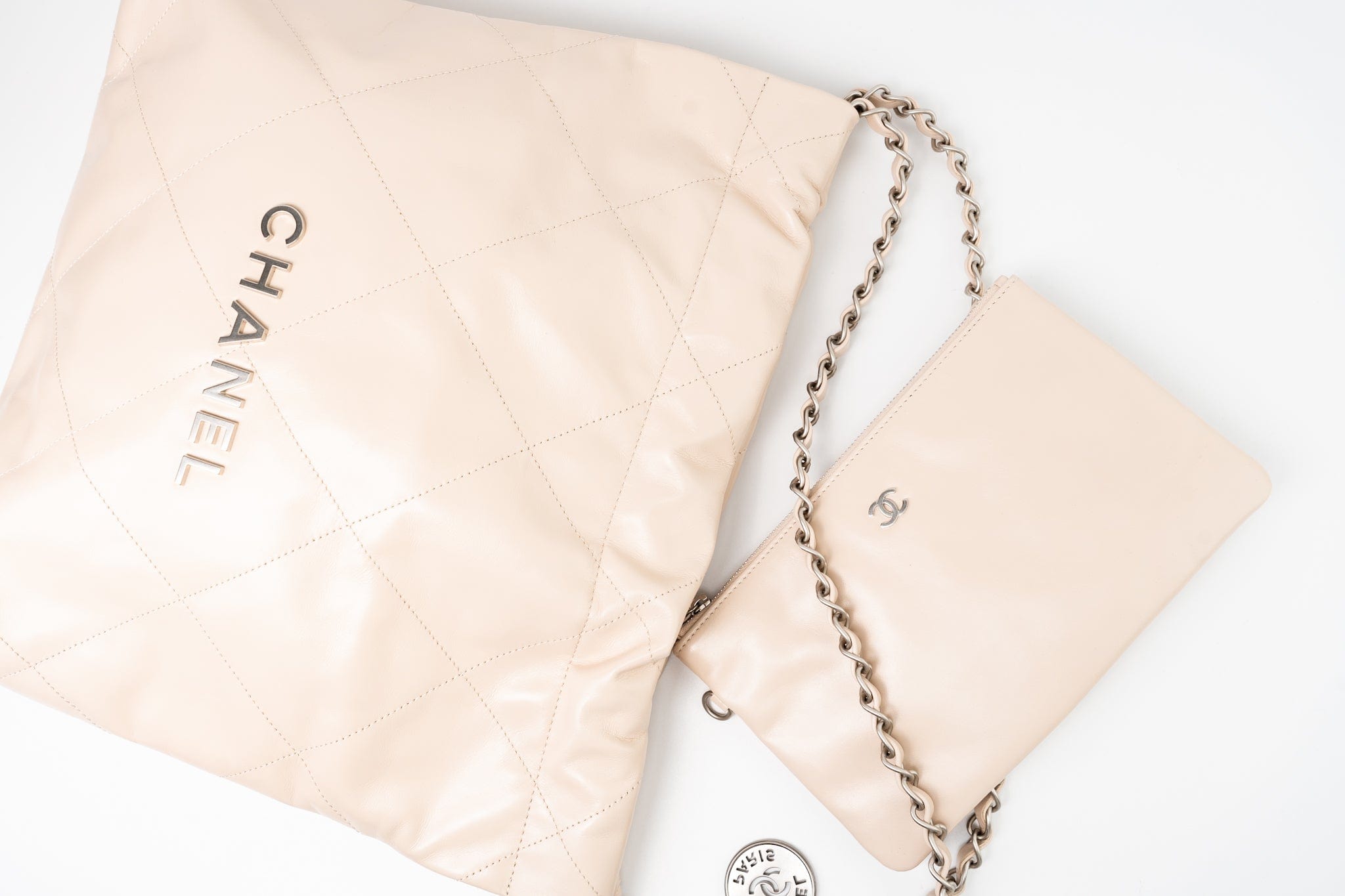 CHANEL Handbag 22P Ecru (nude) Small Calfskin Quilted 22 Bag -Knockoff
