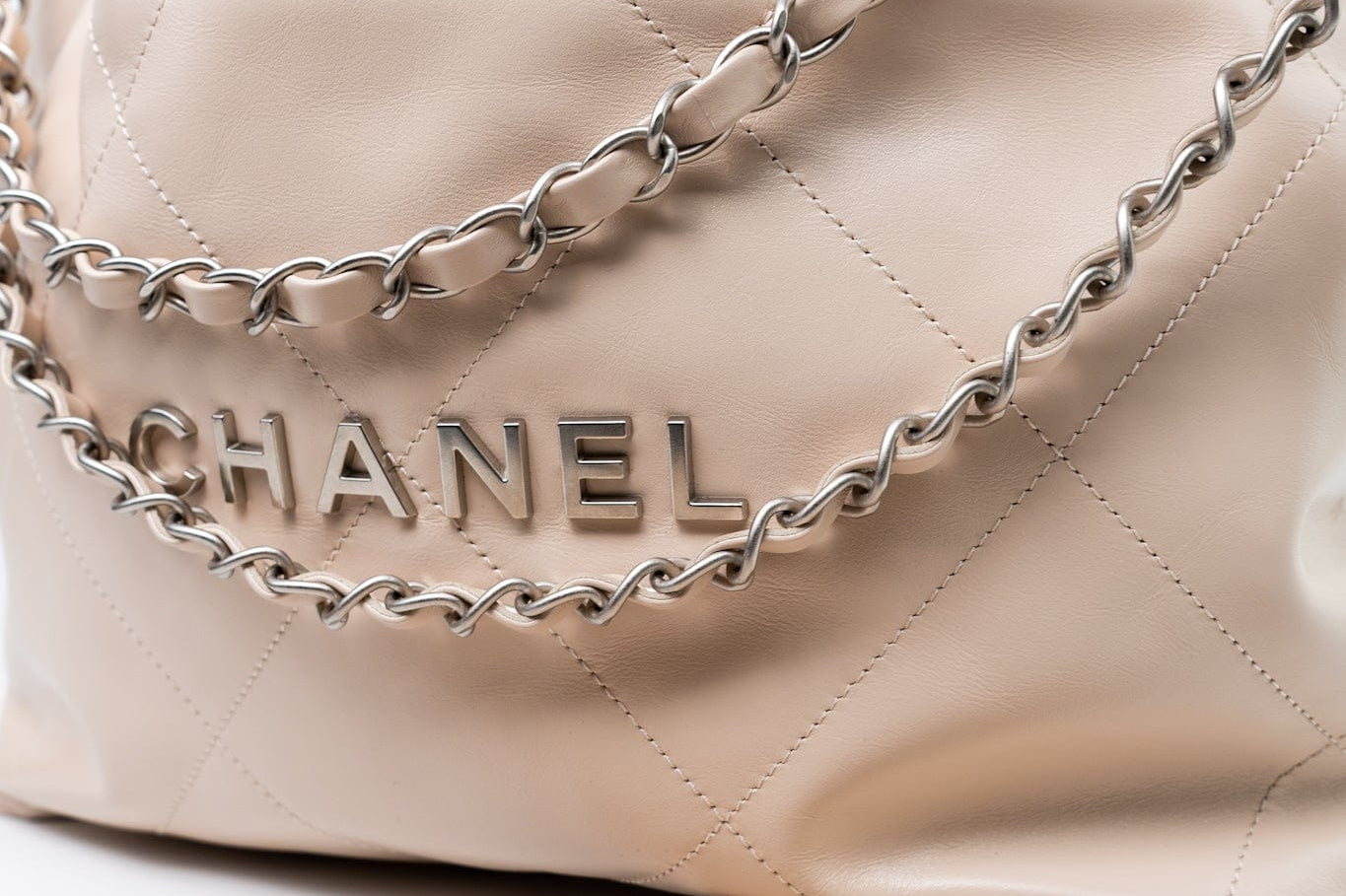 CHANEL Handbag 22P Ecru (nude) Small Calfskin Quilted 22 Bag -Knockoff
