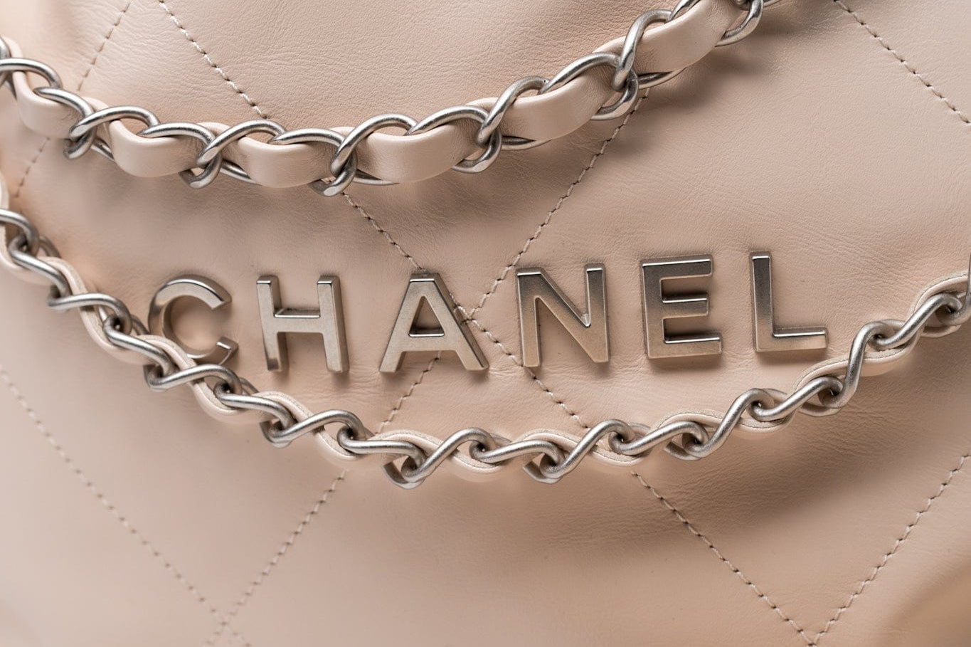 CHANEL Handbag 22P Ecru (nude) Small Calfskin Quilted 22 Bag -Knockoff
