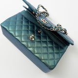 CHANEL Handbag 22P Iridescent Green Caviar Quilted Classic Flap Medium Light Gold Hardware -Knockoff
