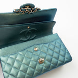 CHANEL Handbag 22P Iridescent Green Caviar Quilted Classic Flap Medium Light Gold Hardware -Knockoff
