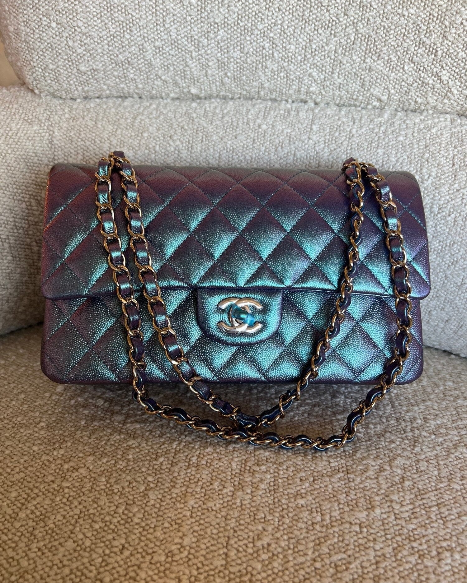 CHANEL Handbag 22P Iridescent Purple Caviar Quilted Medium Double Flap -Knockoff
