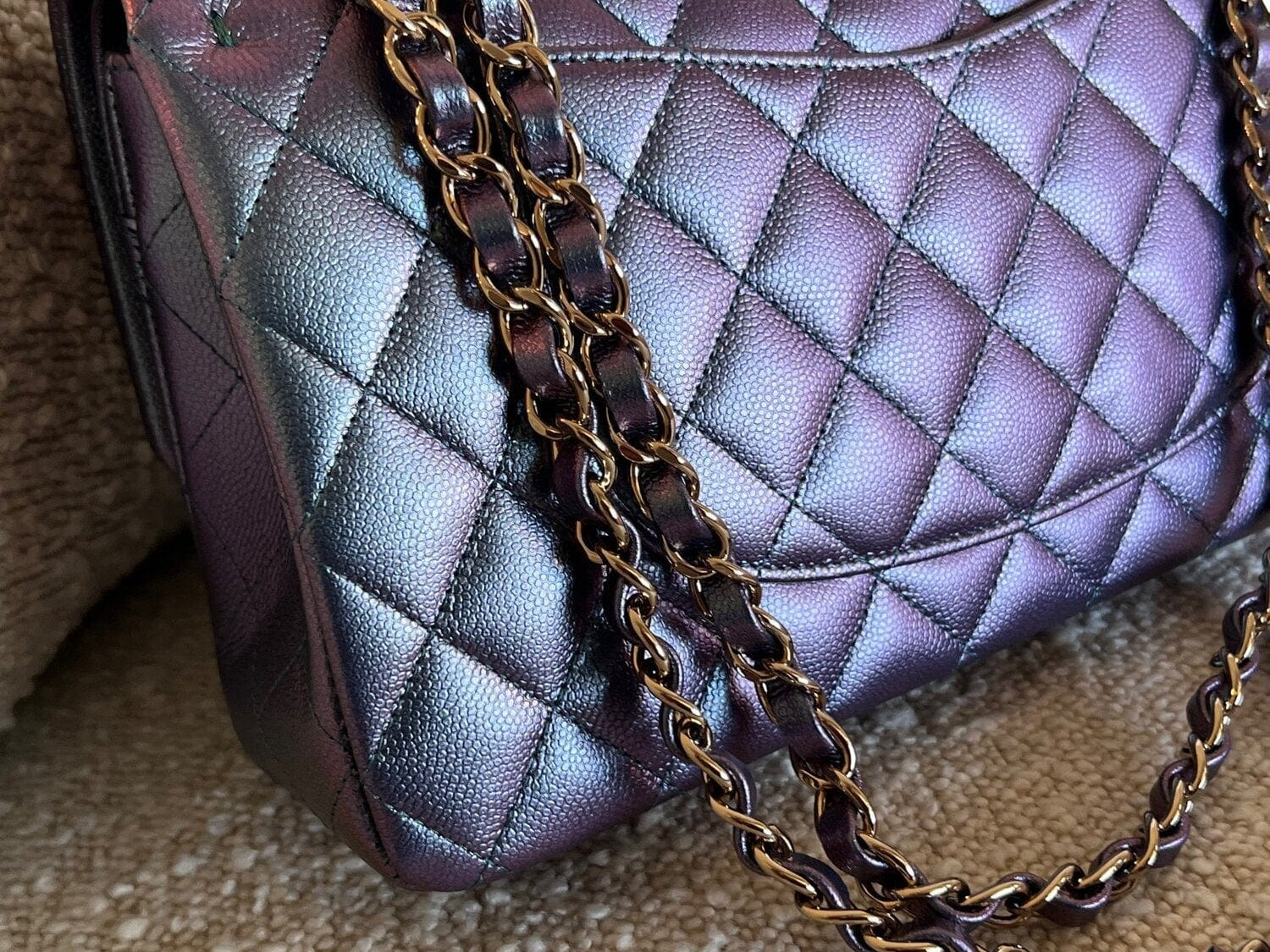 CHANEL Handbag 22P Iridescent Purple Caviar Quilted Medium Double Flap -Knockoff
