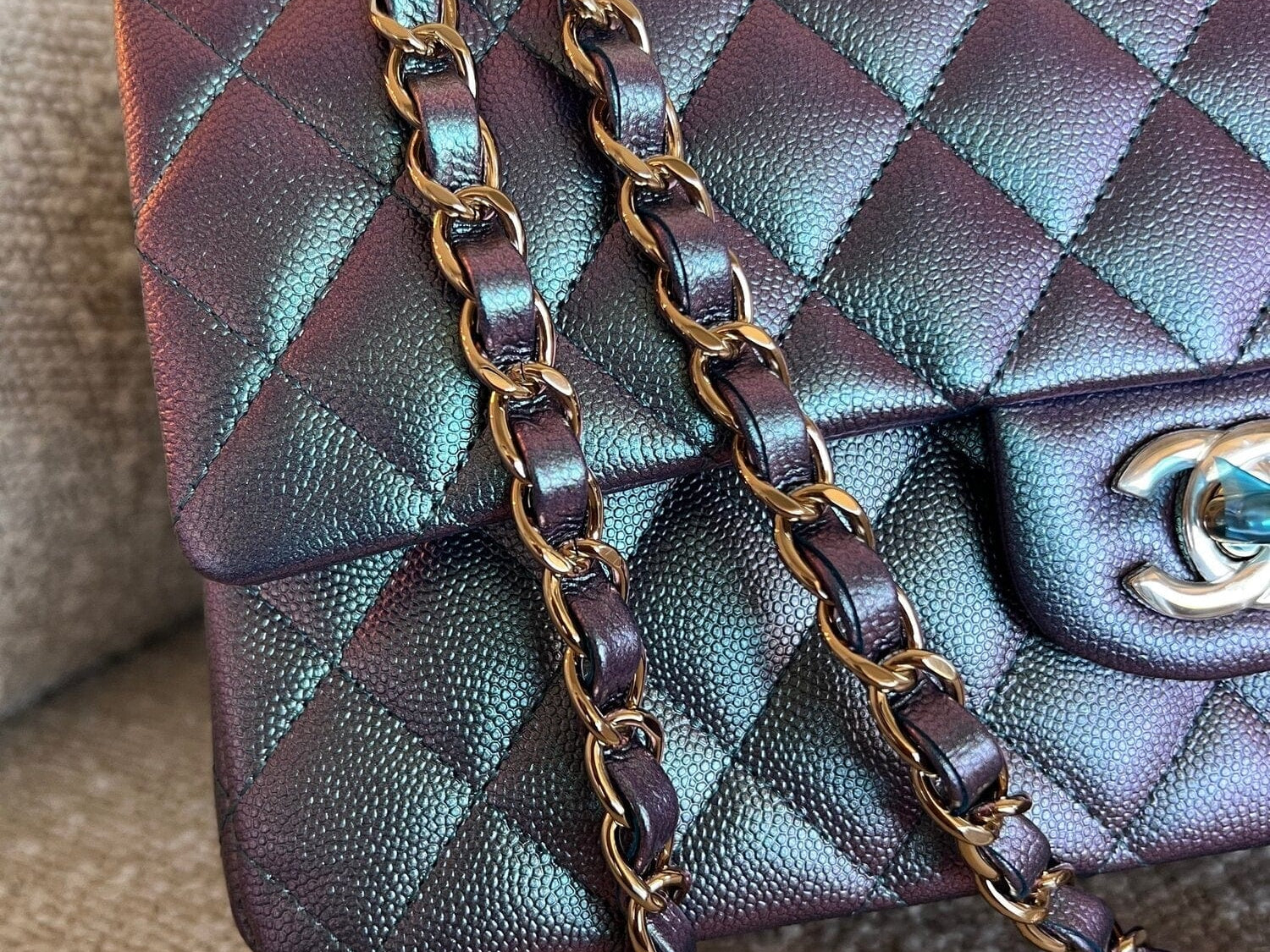 CHANEL Handbag 22P Iridescent Purple Caviar Quilted Medium Double Flap -Knockoff
