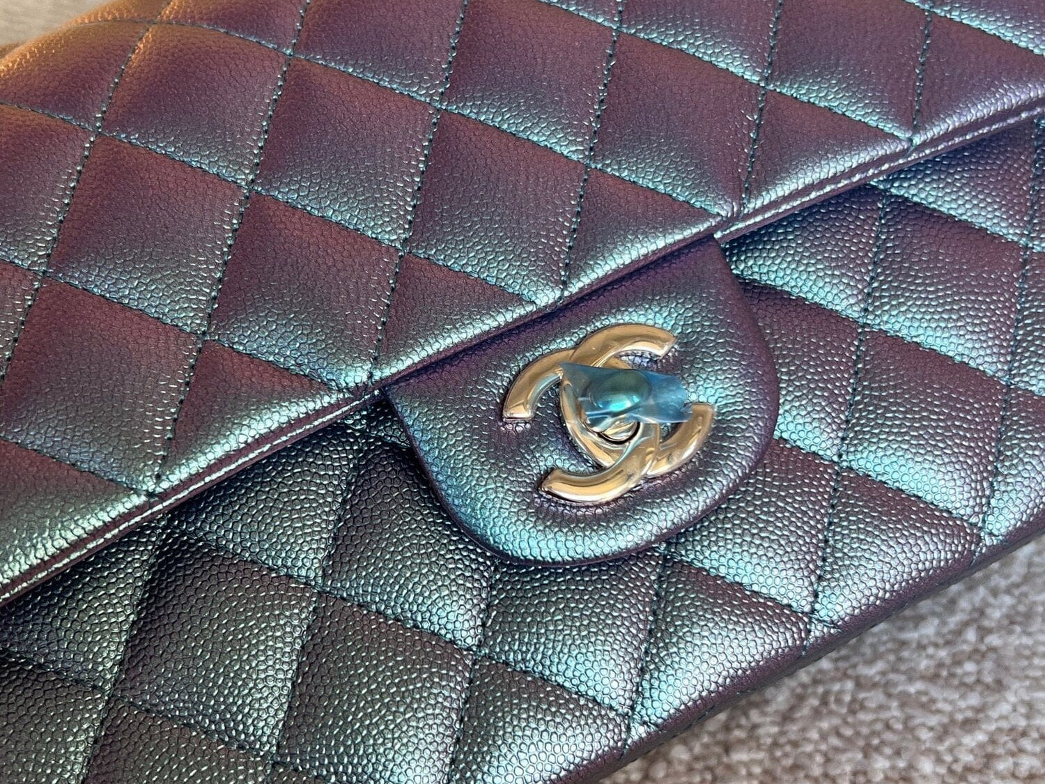 CHANEL Handbag 22P Iridescent Purple Caviar Quilted Medium Double Flap -Knockoff
