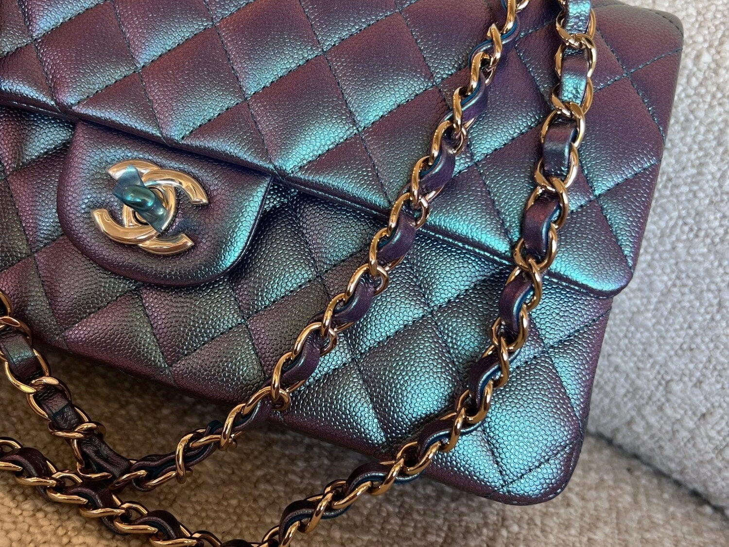 CHANEL Handbag 22P Iridescent Purple Caviar Quilted Medium Double Flap -Knockoff
