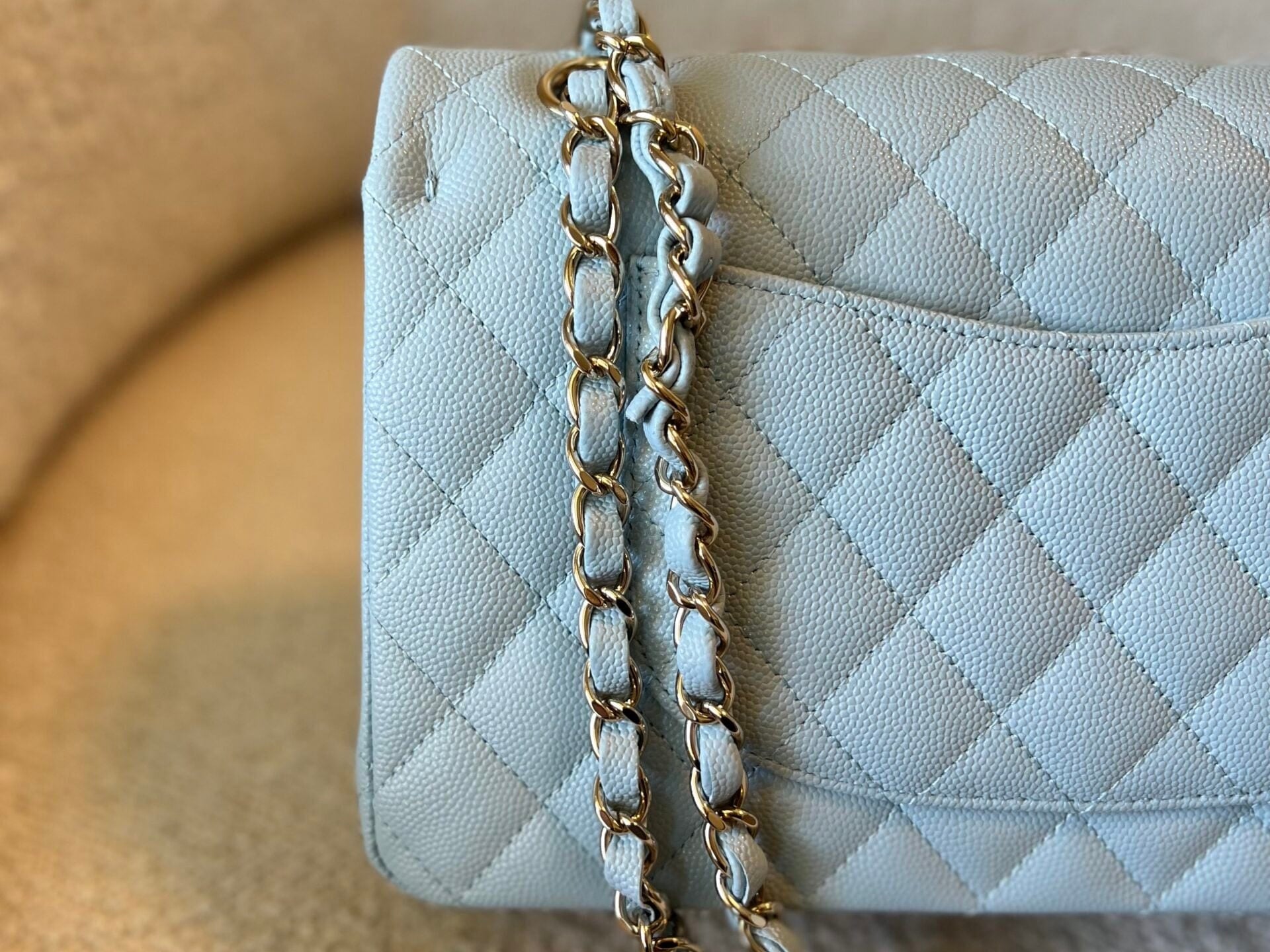 CHANEL Handbag 22P Light Blue Caviar Quilted Classic Flap Medium LGHW -Knockoff
