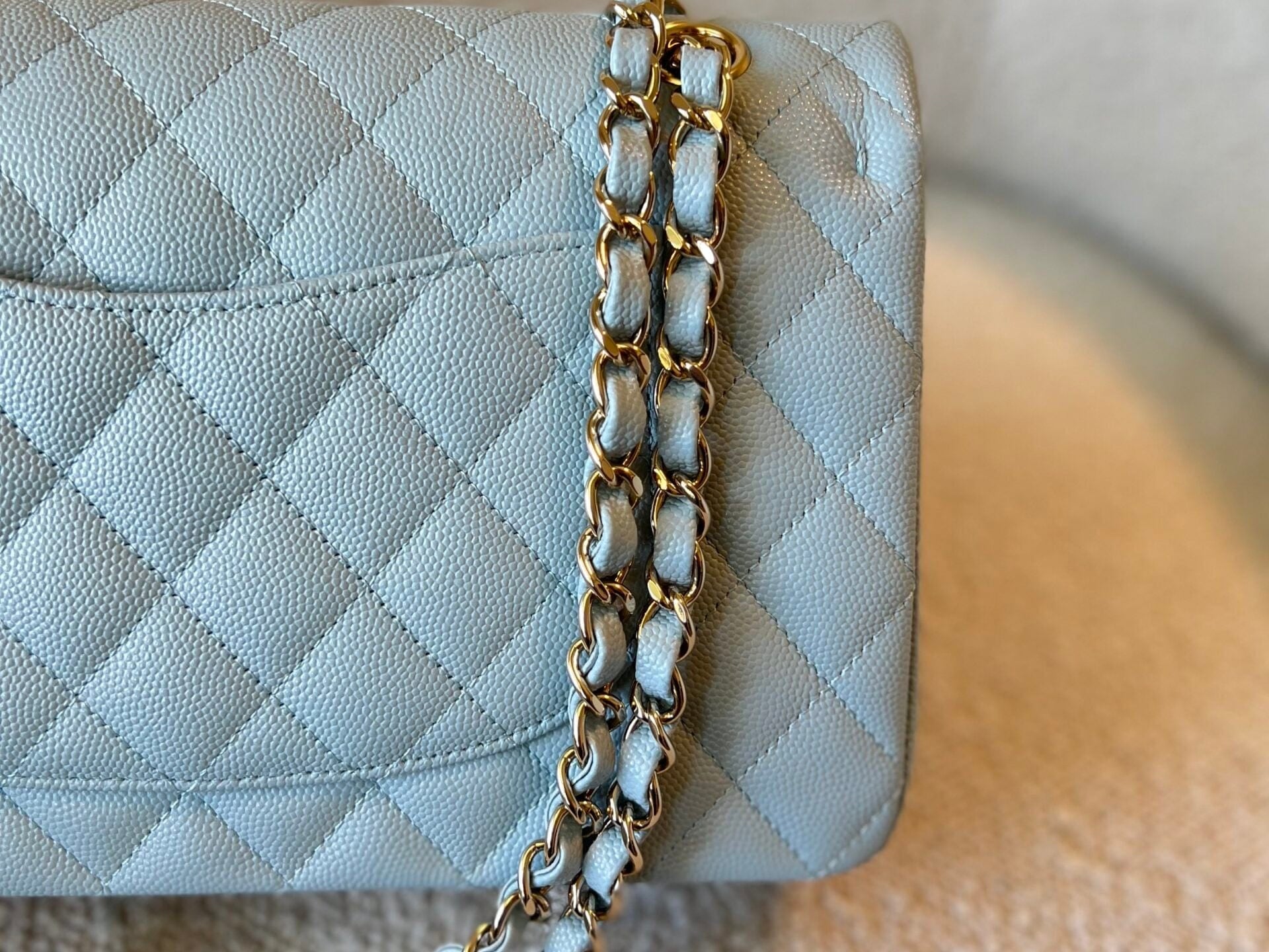 CHANEL Handbag 22P Light Blue Caviar Quilted Classic Flap Medium LGHW -Knockoff
