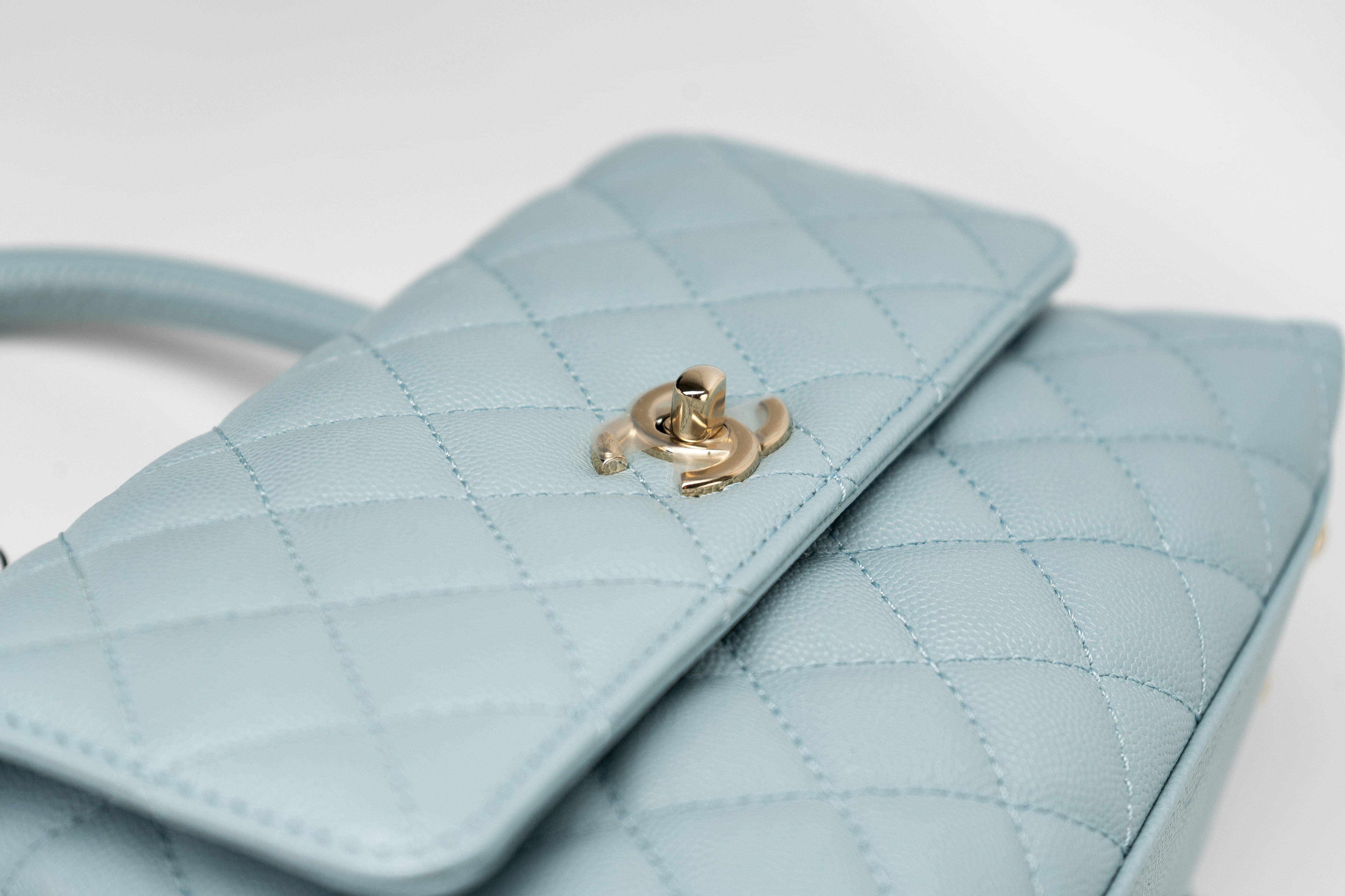 CHANEL Handbag 22P Light Blue Caviar Quilted Coco Handle Small LGHW -Knockoff
