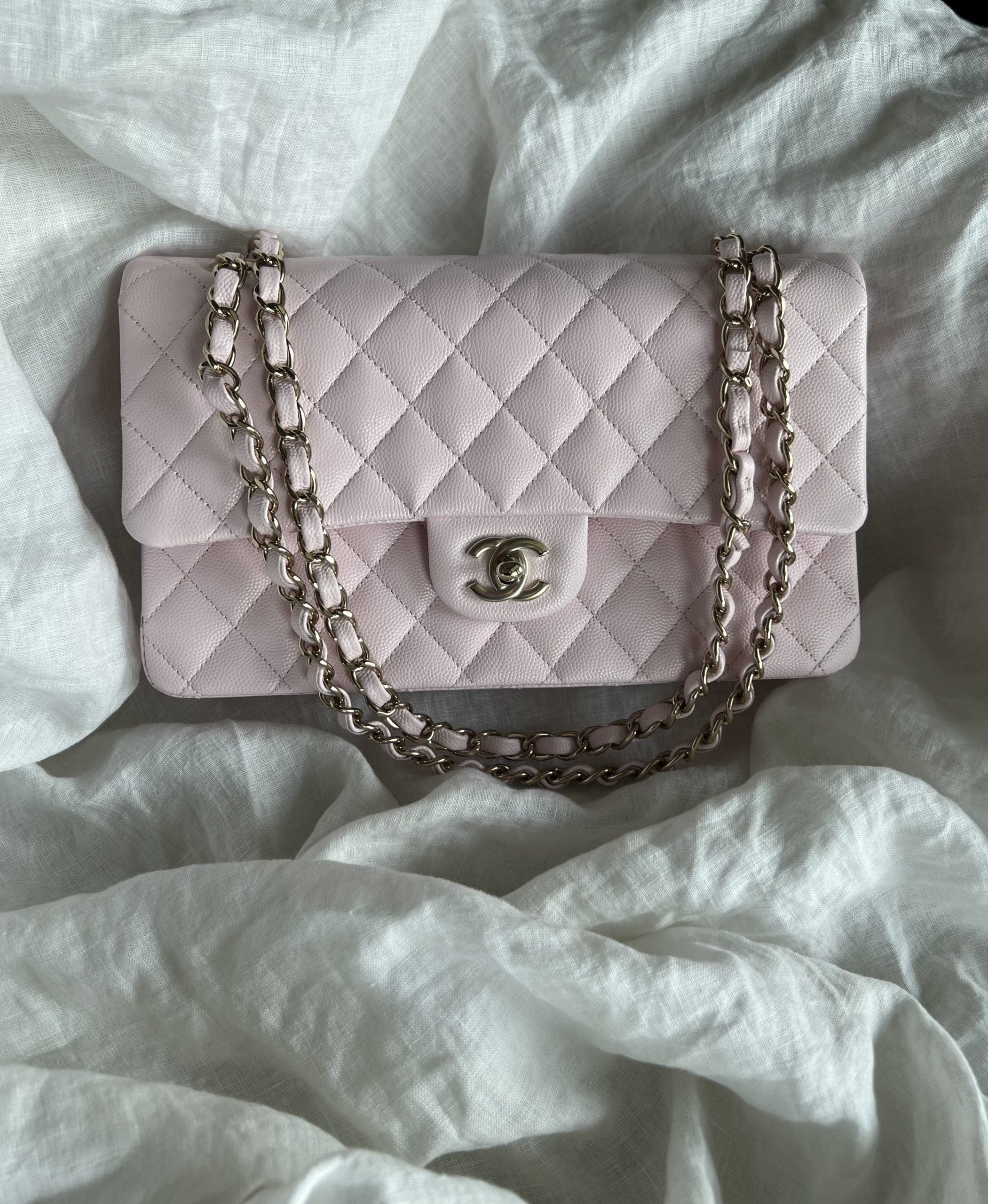 CHANEL Handbag 22P Light Pink Caviar Quilted Classic Flap Medium LGHW -Knockoff
