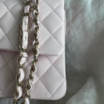 CHANEL Handbag 22P Light Pink Caviar Quilted Classic Flap Medium LGHW -Knockoff
