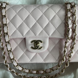 CHANEL Handbag 22P Light Pink Caviar Quilted Classic Flap Medium LGHW -Knockoff
