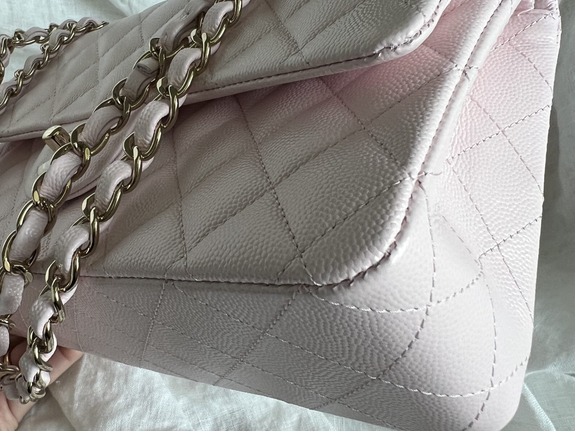 CHANEL Handbag 22P Light Pink Caviar Quilted Classic Flap Medium LGHW -Knockoff
