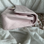 CHANEL Handbag 22P Light Pink Caviar Quilted Classic Flap Medium LGHW -Knockoff
