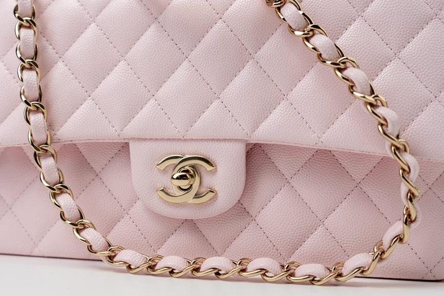 CHANEL Handbag 22P Light Pink Caviar Quilted Classic Flap Medium LGHW -Knockoff
