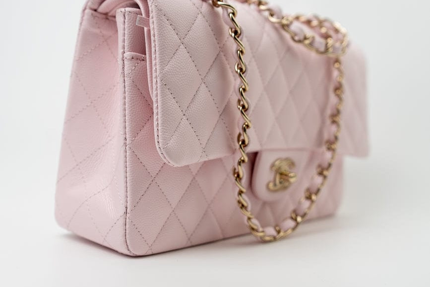 CHANEL Handbag 22P Light Pink Caviar Quilted Classic Flap Medium LGHW -Knockoff
