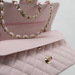 CHANEL Handbag 22P Light Pink Caviar Quilted Classic Flap Medium LGHW -Knockoff
