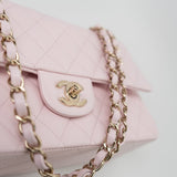 CHANEL Handbag 22P Light Pink Caviar Quilted Classic Flap Medium LGHW -Knockoff
