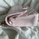 CHANEL Handbag 22P Light Pink Caviar Quilted Classic Flap Medium LGHW -Knockoff
