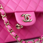 CHANEL Handbag 22P Pink Caviar Quilted Classic Flap Medium Light Gold Hardware -Knockoff
