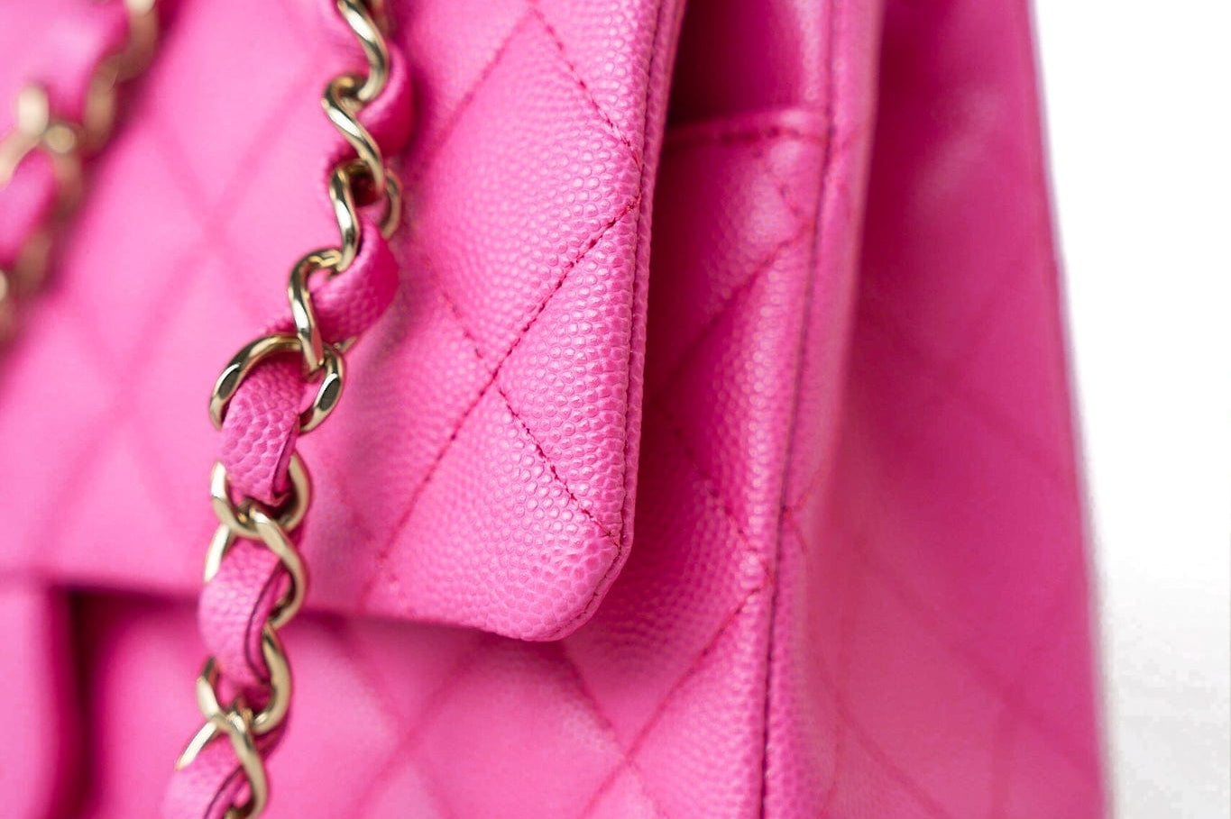 CHANEL Handbag 22P Pink Caviar Quilted Classic Flap Medium Light Gold Hardware -Knockoff
