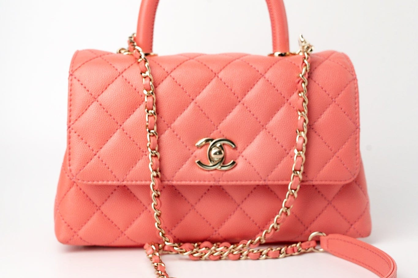 CHANEL Handbag 22P Pink Caviar Quilted Coco Handle Small LGHW -Knockoff
