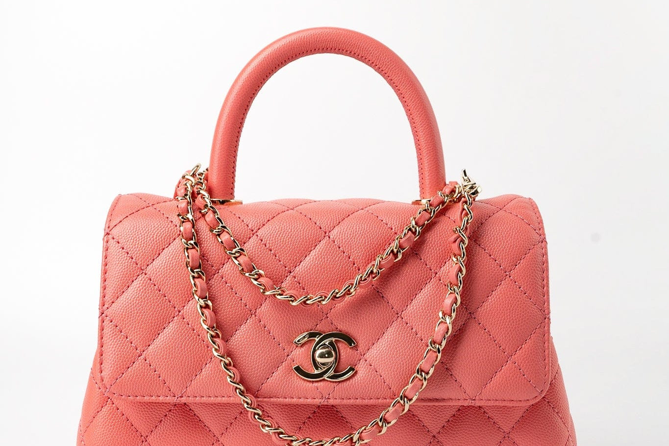 CHANEL Handbag 22P Pink Caviar Quilted Coco Handle Small LGHW -Knockoff
