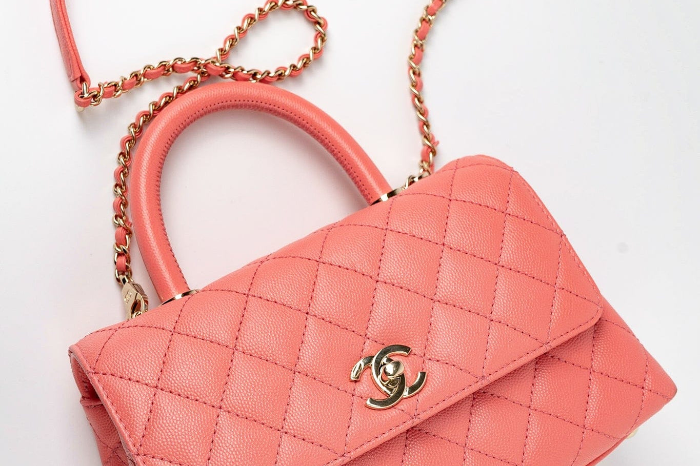 CHANEL Handbag 22P Pink Caviar Quilted Coco Handle Small LGHW -Knockoff
