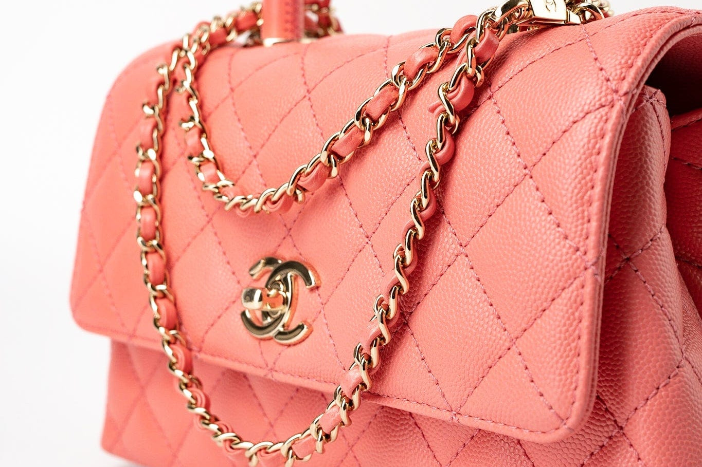 CHANEL Handbag 22P Pink Caviar Quilted Coco Handle Small LGHW -Knockoff
