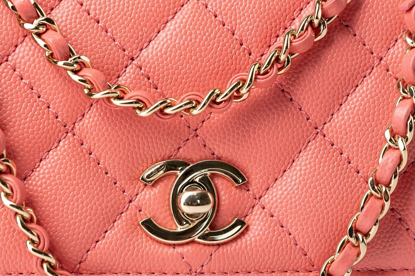 CHANEL Handbag 22P Pink Caviar Quilted Coco Handle Small LGHW -Knockoff
