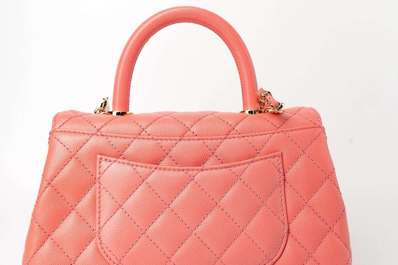 CHANEL Handbag 22P Pink Caviar Quilted Coco Handle Small LGHW -Knockoff
