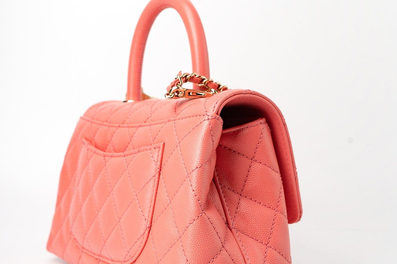 CHANEL Handbag 22P Pink Caviar Quilted Coco Handle Small LGHW -Knockoff
