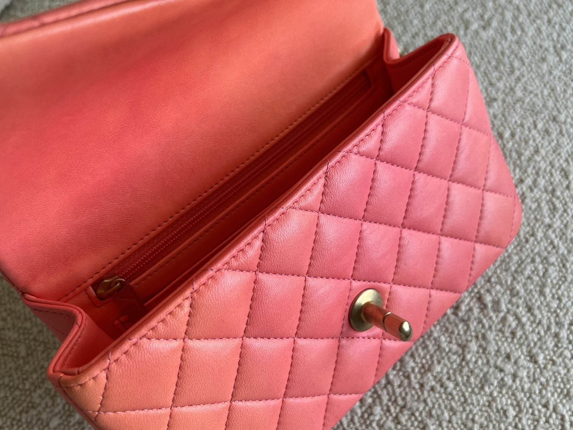 CHANEL Handbag 22P Pink/Orange Mini Lambskin Quilted with Top handle Rectangular LGHW -Knockoff
