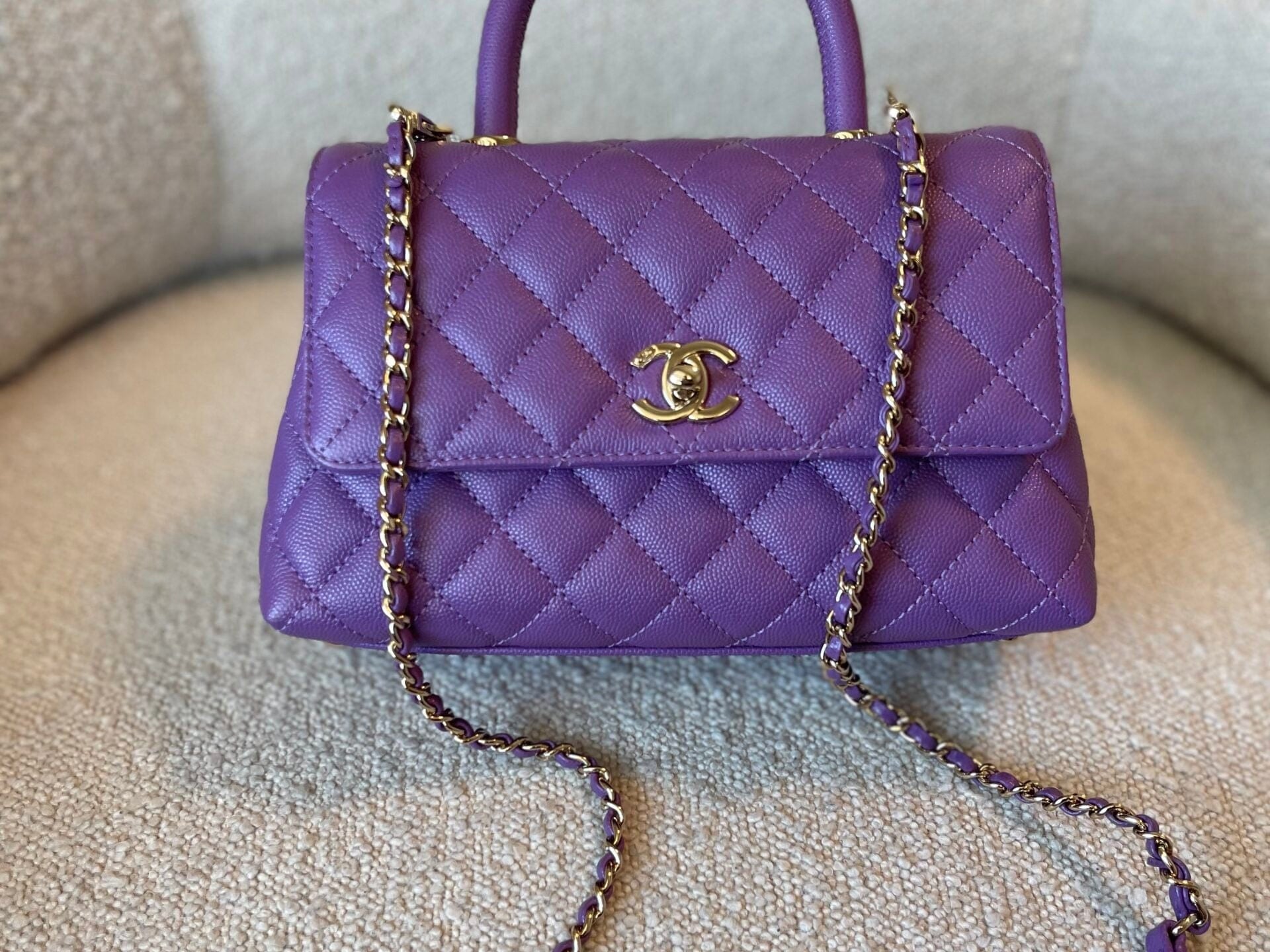 CHANEL Handbag 22P Violet Caviar Coco Handle Small LGHW -Knockoff
