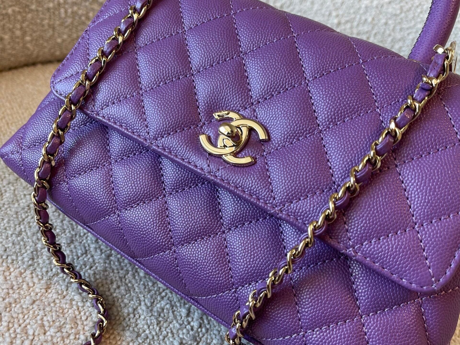 CHANEL Handbag 22P Violet Caviar Coco Handle Small LGHW -Knockoff
