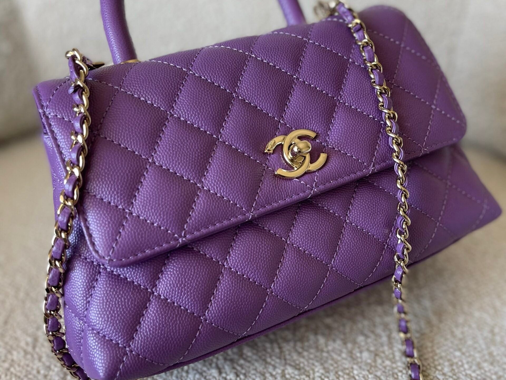 CHANEL Handbag 22P Violet Caviar Coco Handle Small LGHW -Knockoff
