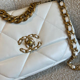 CHANEL Handbag 22P White Lambskin Quilted 19 Flap Small MHW -Knockoff
