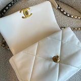 CHANEL Handbag 22P White Lambskin Quilted 19 Flap Small MHW -Knockoff
