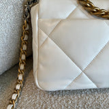 CHANEL Handbag 22P White Lambskin Quilted 19 Flap Small MHW -Knockoff
