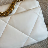 CHANEL Handbag 22P White Lambskin Quilted 19 Flap Small MHW -Knockoff
