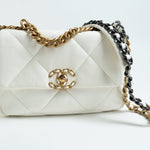 CHANEL Handbag 22P White Lambskin Quilted 19 Flap Small MHW -Knockoff
