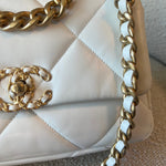 CHANEL Handbag 22P White Lambskin Quilted 19 Flap Small Mixed Hardware -Knockoff
