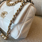 CHANEL Handbag 22P White Lambskin Quilted 19 Flap Small Mixed Hardware -Knockoff
